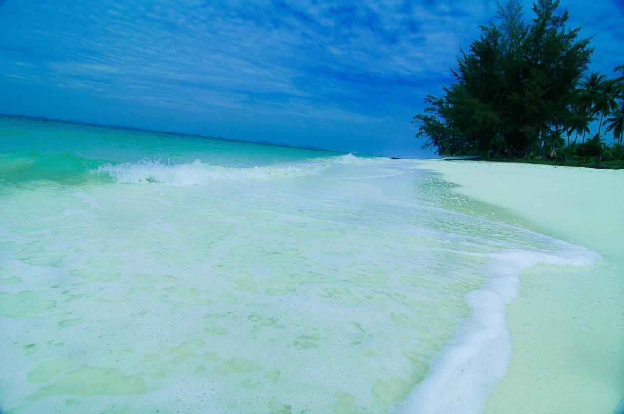 Aseania Resort Pulau Besar Mersing Exterior foto
